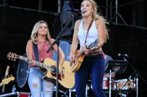 Maddie & Tae